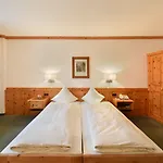 Hotel Steinbock 3*