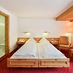 فندق Steinbock 3*